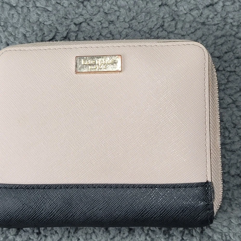 Kate Spade New York Wallet Pink Leather Laurel Way‎ Darci Clutch Zip Around NY